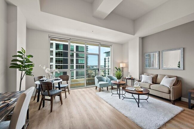 Foto del edificio - 350 W Ash St