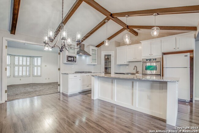 Foto del edificio - 6623 Carrie Ln