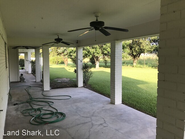 Foto del edificio - 3 br, 3 bath House - 11094 Highway 165 North