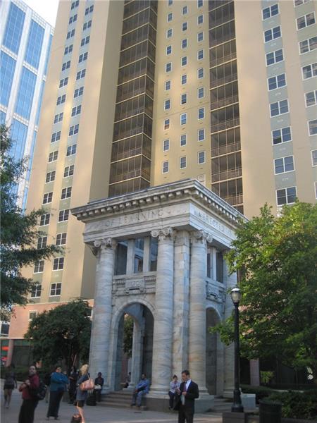 Building Photo - 300 W Peachtree St NW