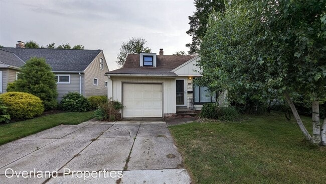 Building Photo - 3 br, 1 bath House - 2148 Green Ridge Dr