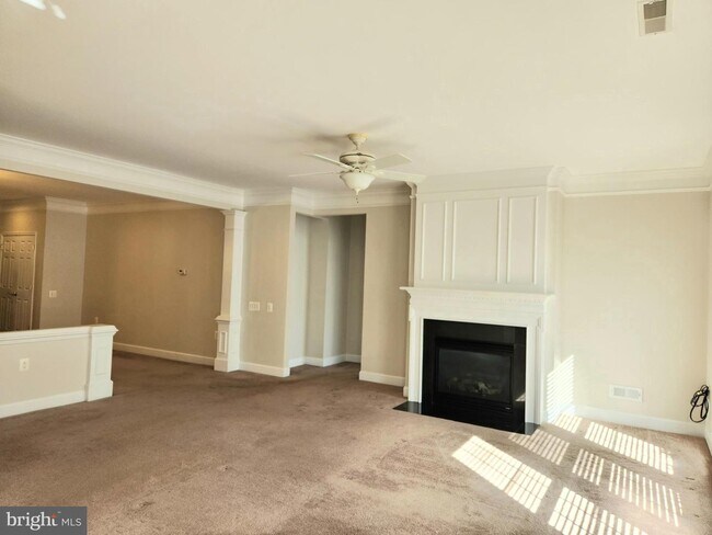 Building Photo - 20667 Golden Ridge Dr