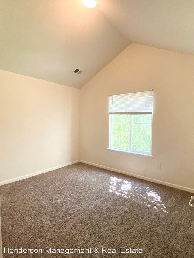Building Photo - 2 br, 2 bath House - 4775 Hahns Peak #204