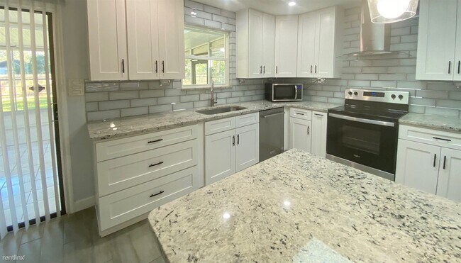 Building Photo - 3 br, 2 bath House - 28 Blare Dr