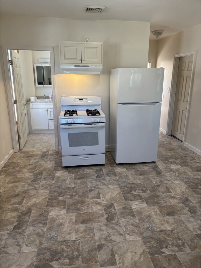 Building Photo - 15 Pilling St