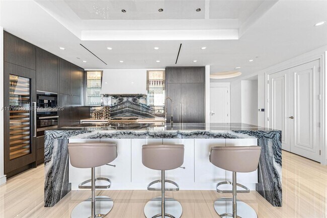 Foto del edificio - 17901 Collins Ave