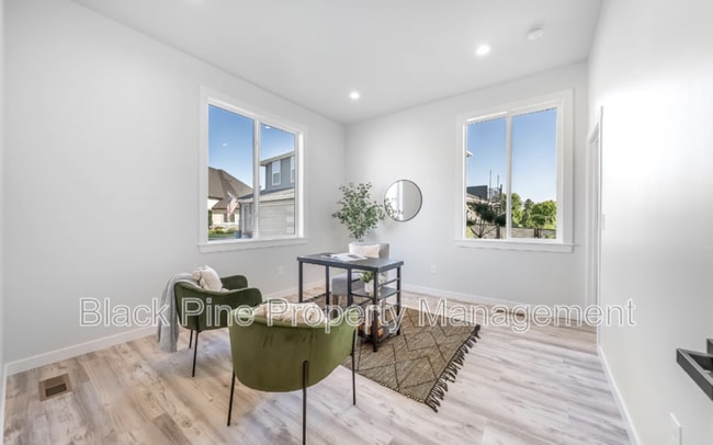 Building Photo - 1170 N Champions Pl.