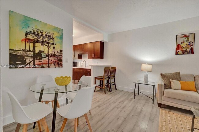 Foto del edificio - 361 NW 103rd St