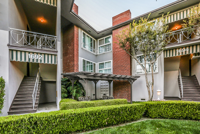 Foto del edificio - Crepe Myrtle Apartments