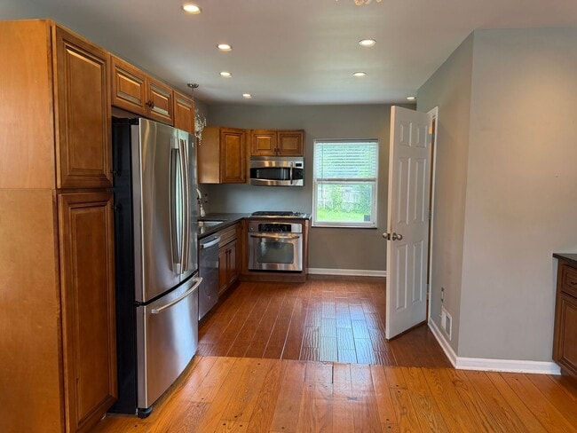 Photo - Cute Cape Cod 3 bed, 1.5 bath - READY NOW! House