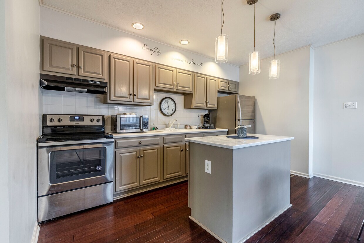 Foto principal - 222 Thurman Ave