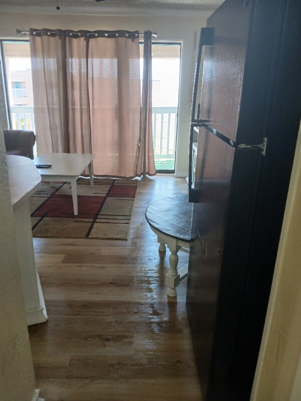Foto del edificio - 3938 Surfside Blvd