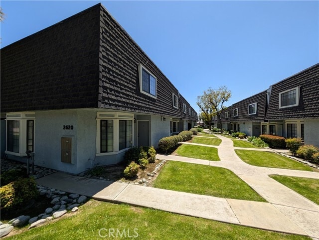 Building Photo - 2620 Huntington Dr