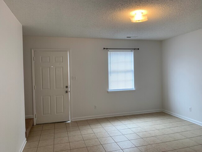 Foto del edificio - 2897 Michigan Ave Rd NE