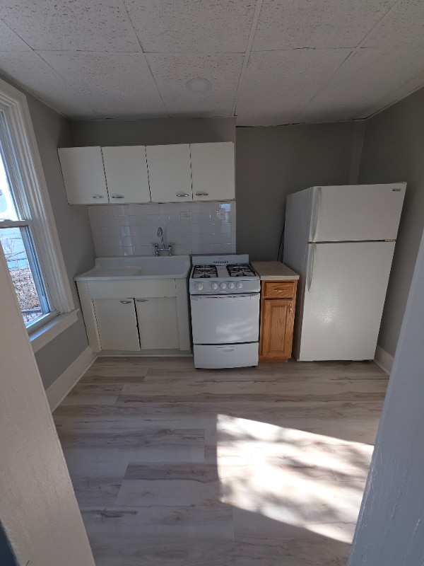 Building Photo - 2418 State St