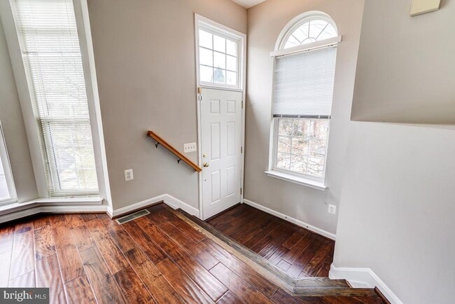 Building Photo - 6160 Cinnamon Ct