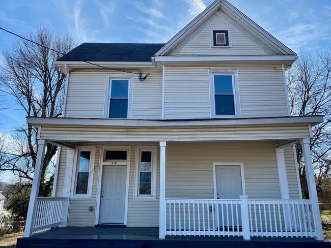 Building Photo - 317 Grove St