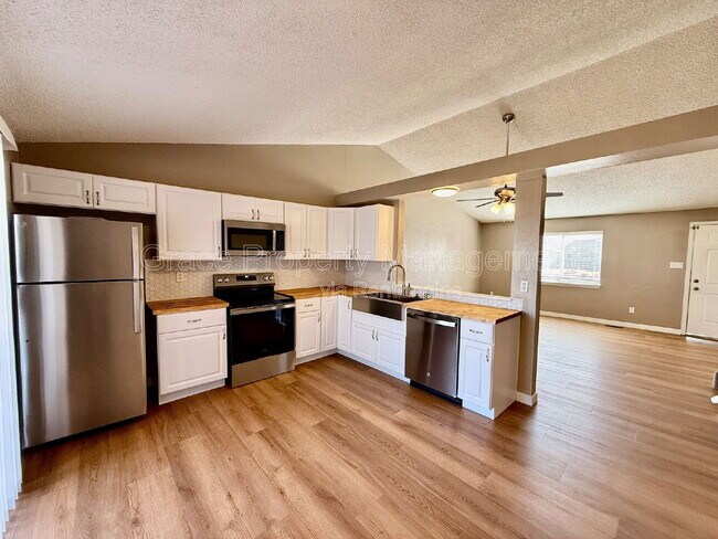 Foto del edificio - 4463 E 122nd Ct