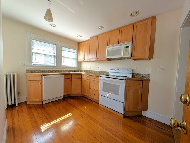 Building Photo - 67 First St. Unit 2