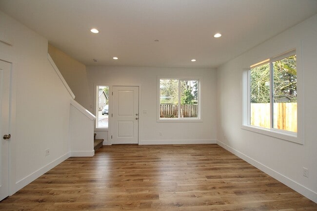 Foto del edificio - 4762-4768 SE 52nd Ave