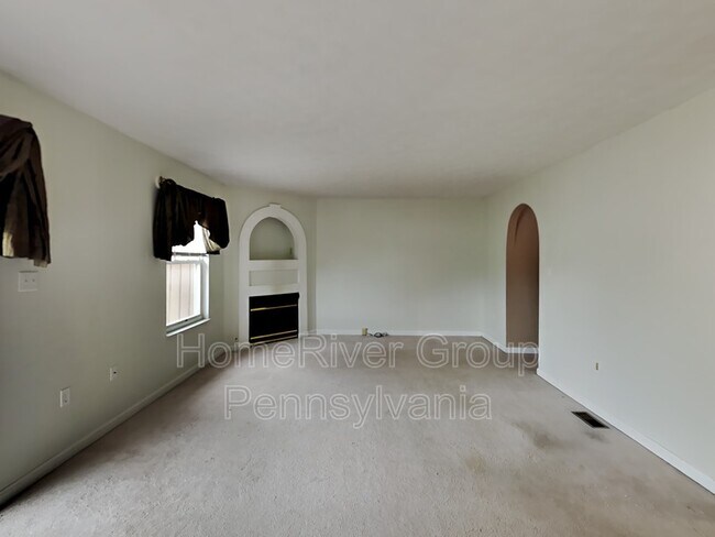 Building Photo - 619 Carters Grove Dr