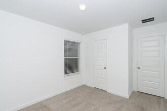 Building Photo - 1630 Fleetwood Xing