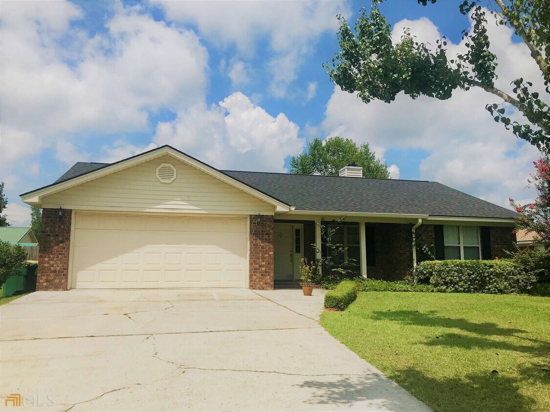 11 Lakeside Dr, Rincon, GA 31326 House for Rent in Rincon, GA