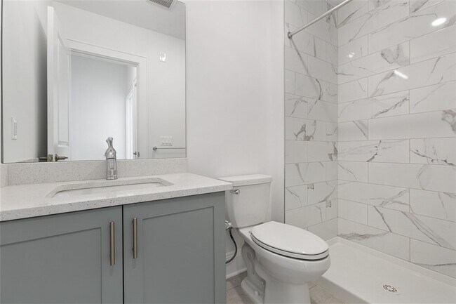 Building Photo - 244 2nd St