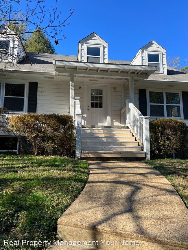 Building Photo - 6 br, 3 bath House - 869 Donaldson Rd