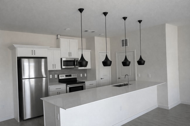 Building Photo - 901 Rendon