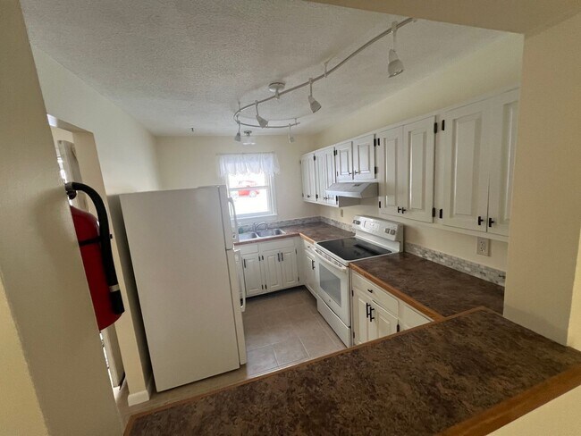 Foto del edificio - 2 Bedrooms Close to Dartmouth (CURRENTLY U...