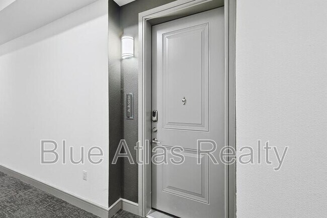 Foto del edificio - 2700 Old Denton Rd