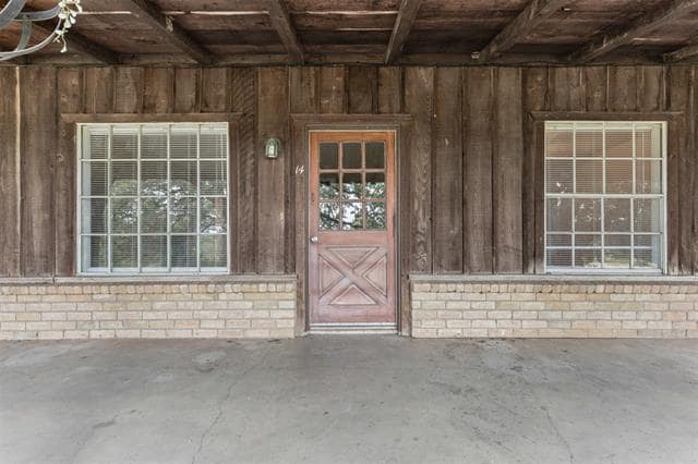 Building Photo - 2530 East US Hwy 377