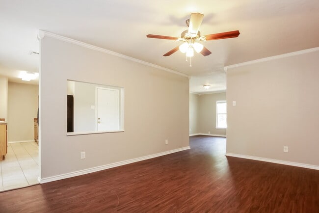Building Photo - 1050 Brownwood Dr