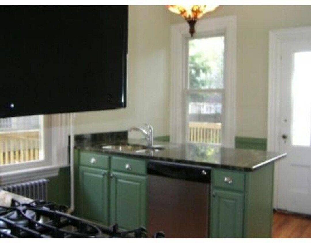 Foto principal - New Construction, Central Heat/AC, In-Unit...