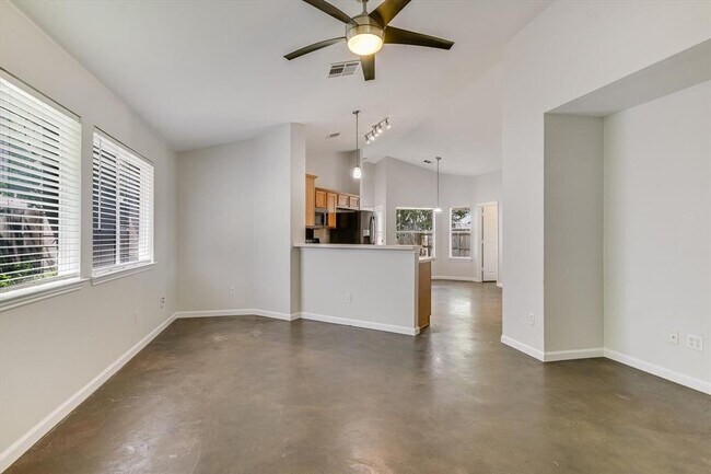 Foto del edificio - 11518 James B Connolly Ln