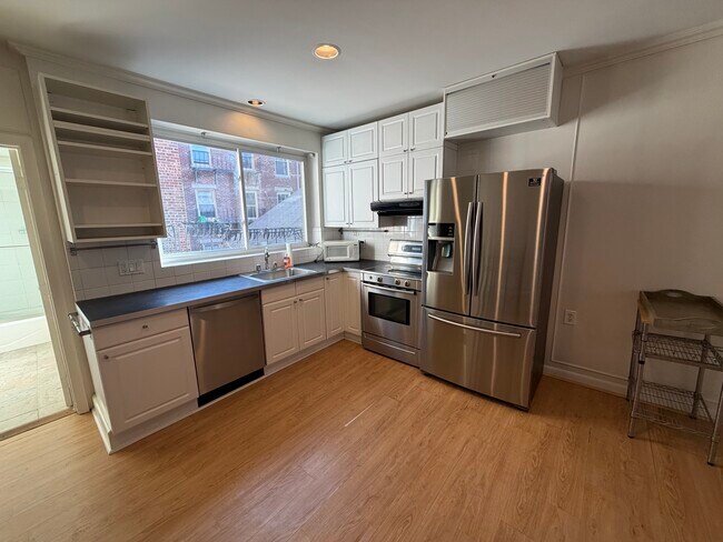Building Photo - 19 Salutation St