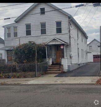 Building Photo - 23 Rutherford St