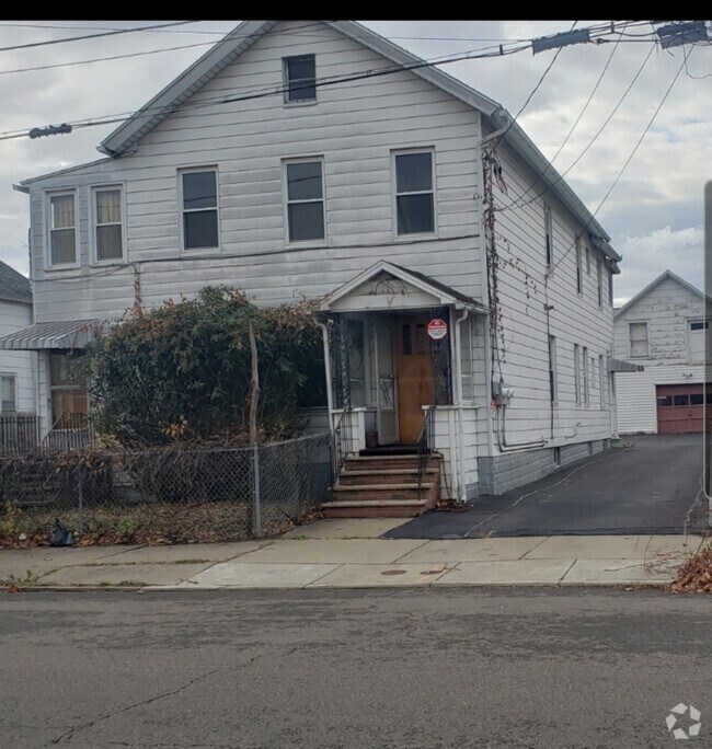 Building Photo - 23 Rutherford St