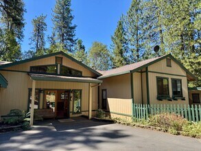 Building Photo - 20183 Casa Loma Dr