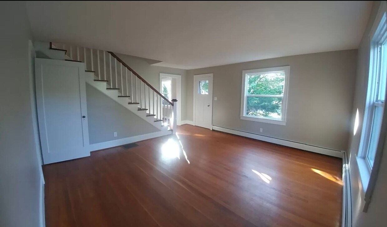 3 bedroom 2 bath prime location! - 3 bedroom 2 bath prime location!