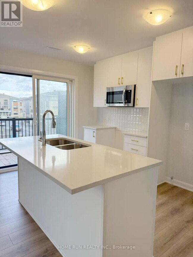 Building Photo - 1021 Creekway Private