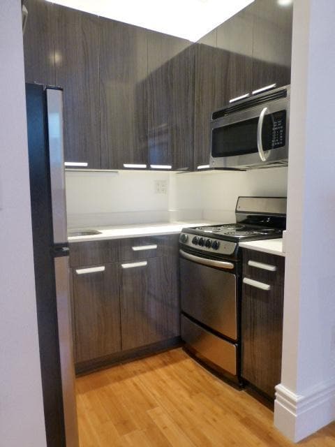 Building Photo - 254 Newbury St