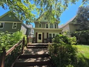 Building Photo - 2618 W 5th St