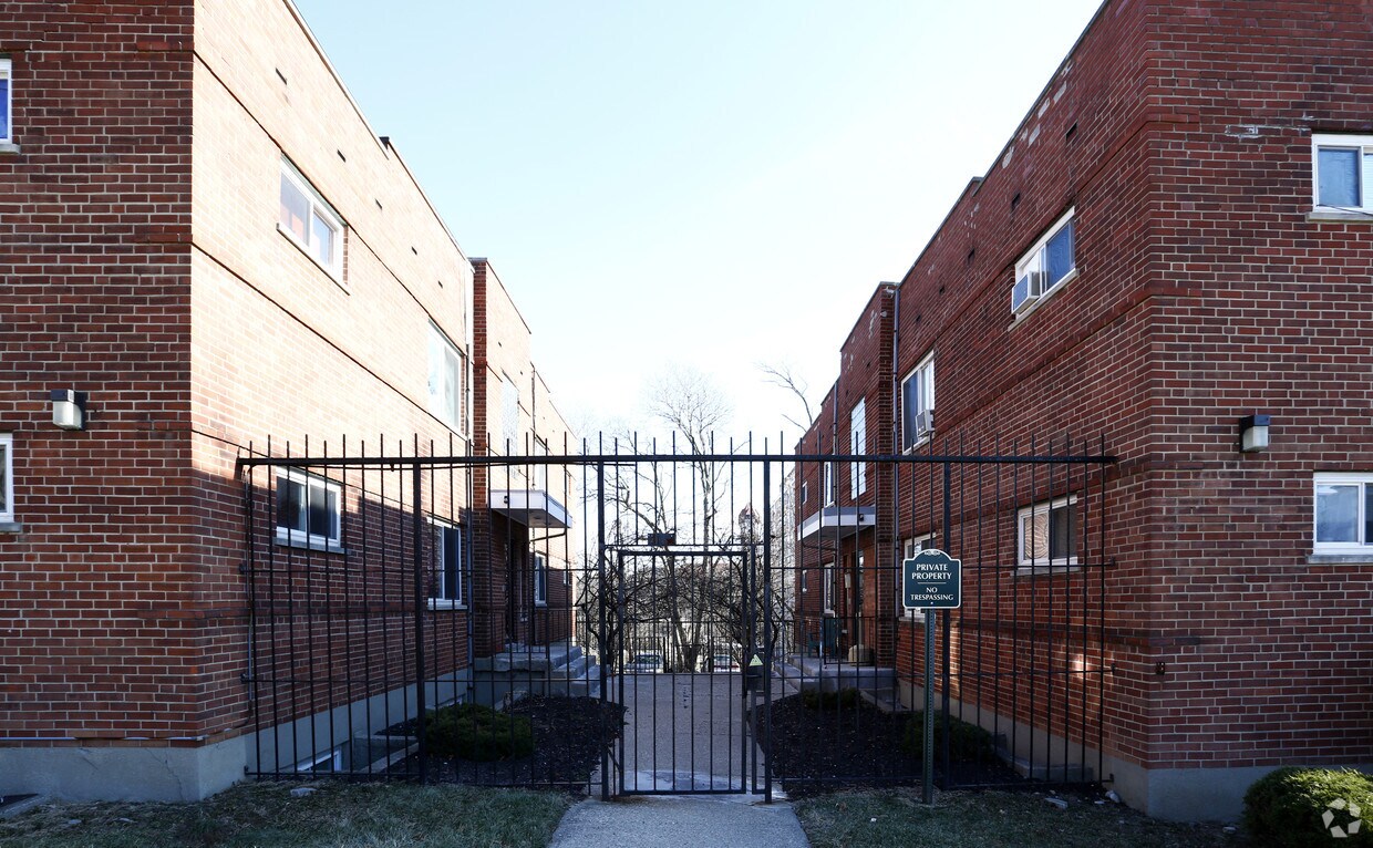 25122516 Highland Ave, Cincinnati, OH 45219 Apartments in Cincinnati