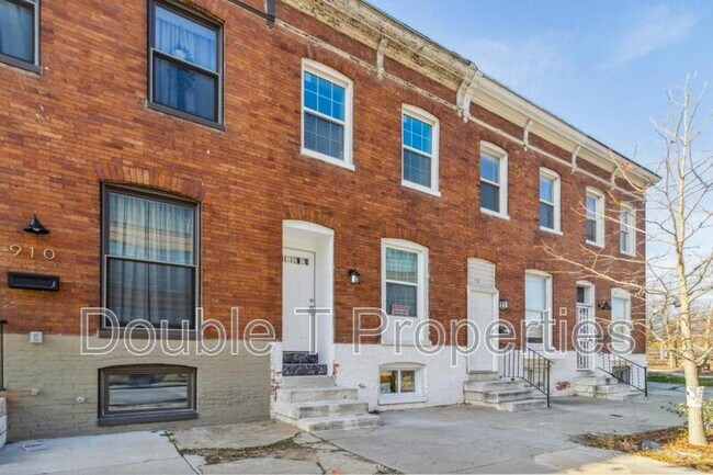 Photo - 912 N Milton Ave Townhome