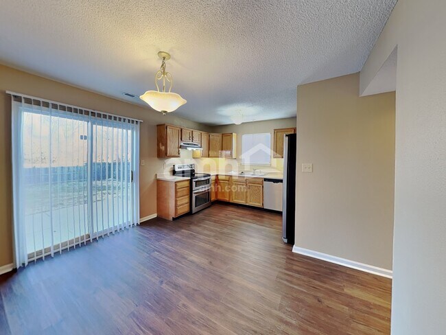 Foto del edificio - 743 Millbrook Dr