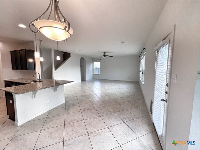 Foto del edificio - 310 Creekview Way