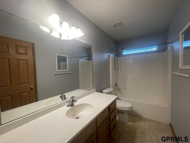 Building Photo - 2309 Aberdeen Dr