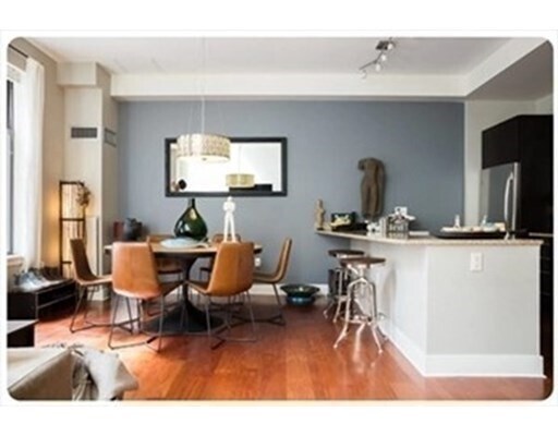 Foto del edificio - 735 Harrison Ave